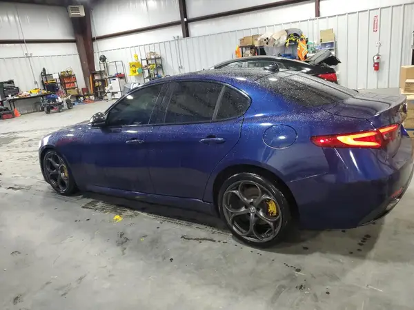 ZARFAECN6H7543339 2017 ALFA ROMEO GIULIA - Image 2