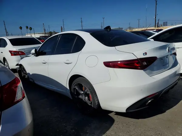 ZARFAECN6H7552025 2017 ALFA ROMEO GIULIA - Image 2