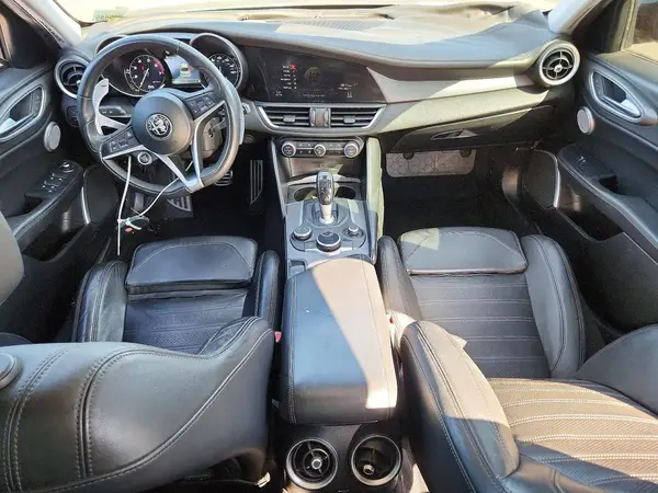 ZARFAECN6H7552414 2017 ALFA ROMEO GIULIA - Image 8