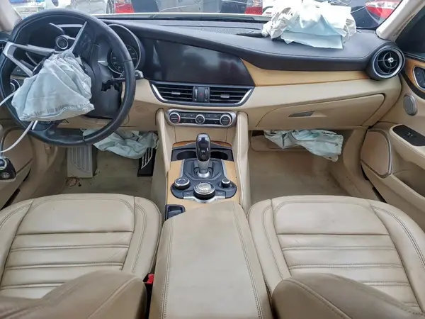 ZARFAECN6H7554650 2017 ALFA ROMEO GIULIA - Image 8