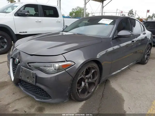 ZARFAECN6H7557466 2017 ALFA ROMEO GIULIA - Image 2