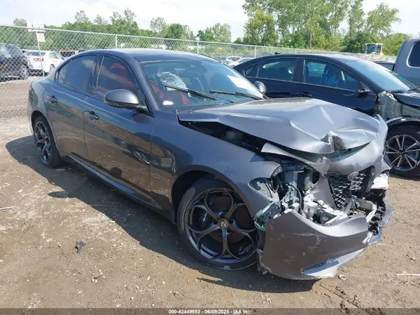 ZARFAECN6H7558472 2017 ALFA ROMEO GIULIA - Image 1