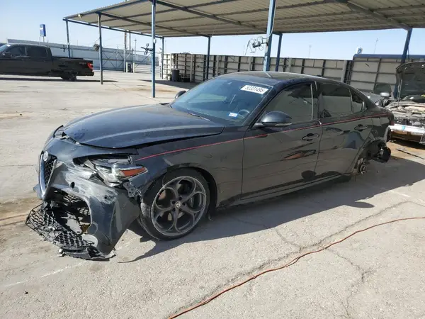 ZARFAECN6J7575116 2018 ALFA ROMEO GIULIA - Image 1
