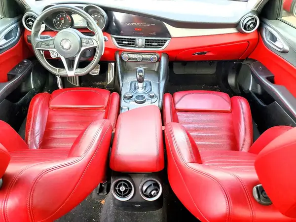 ZARFAECN6J7577478 2018 ALFA ROMEO GIULIA - Image 8