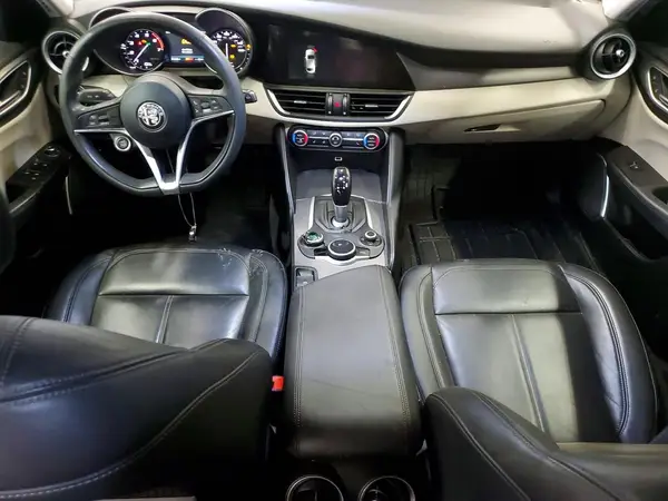 ZARFAECN6J7581451 2018 ALFA ROMEO GIULIA - Image 8