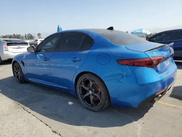 ZARFAECN6J7597861 2018 ALFA ROMEO GIULIA - Image 2