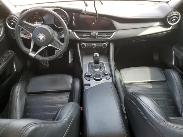 ZARFAECN6J7597861 2018 ALFA ROMEO GIULIA - Image 8