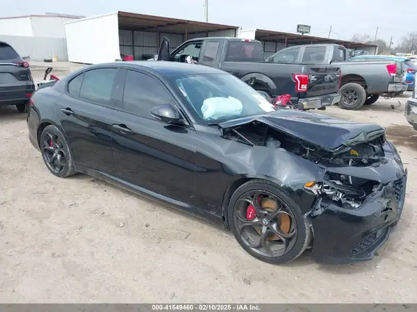 ZARFAECN7H7541762 2017 ALFA ROMEO GIULIA - Image 1