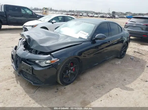 ZARFAECN7H7541762 2017 ALFA ROMEO GIULIA - Image 2