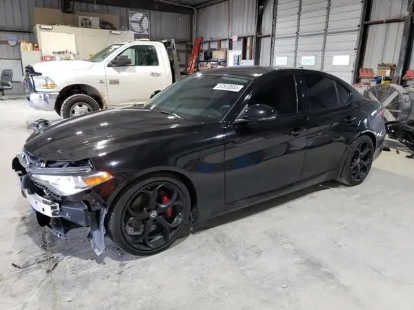 ZARFAECN7H7542104 2017 ALFA ROMEO GIULIA - Image 1
