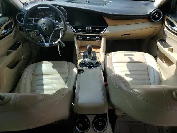 ZARFAECN7H7543060 2017 ALFA ROMEO GIULIA - Image 8