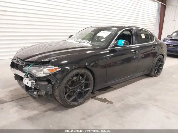 ZARFAECN7H7554902 2017 ALFA ROMEO GIULIA - Image 2