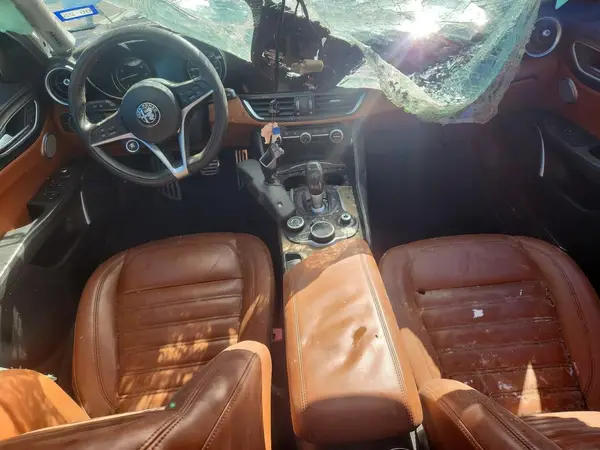 ZARFAECN7H7556388 2017 ALFA ROMEO GIULIA - Image 8