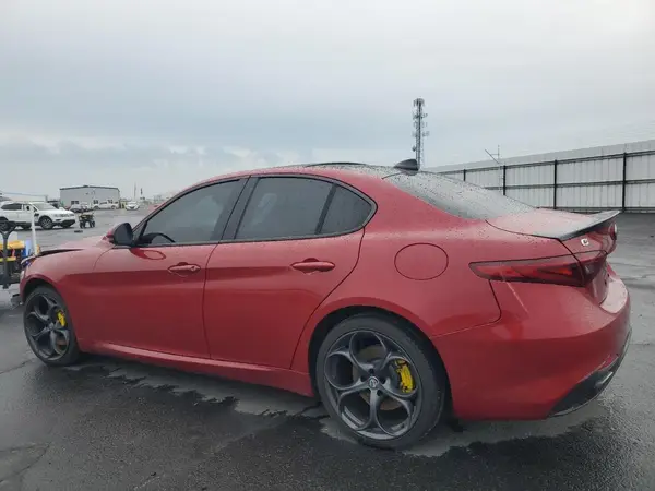 ZARFAECN7J7567848 2018 ALFA ROMEO GIULIA - Image 2