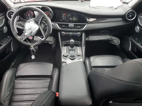 ZARFAECN7J7567848 2018 ALFA ROMEO GIULIA - Image 8