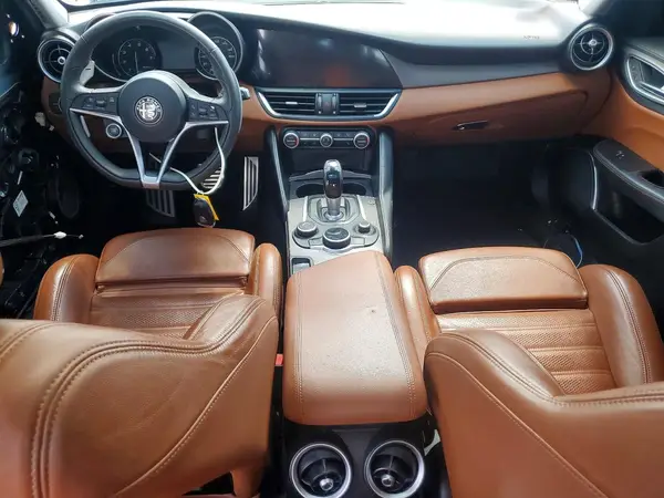 ZARFAECN7J7571947 2018 ALFA ROMEO GIULIA - Image 8