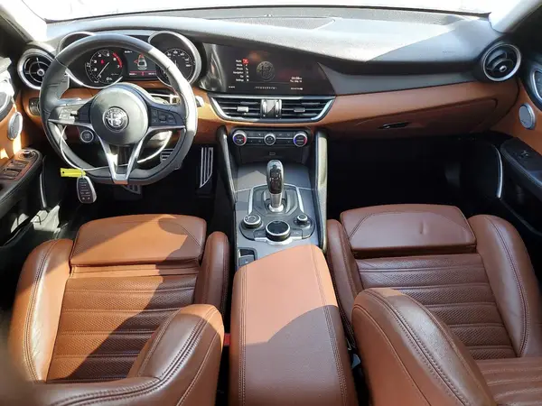 ZARFAECN7J7576954 2018 ALFA ROMEO GIULIA - Image 8