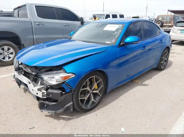 ZARFAECN7J7578414 2018 ALFA ROMEO GIULIA - Image 2