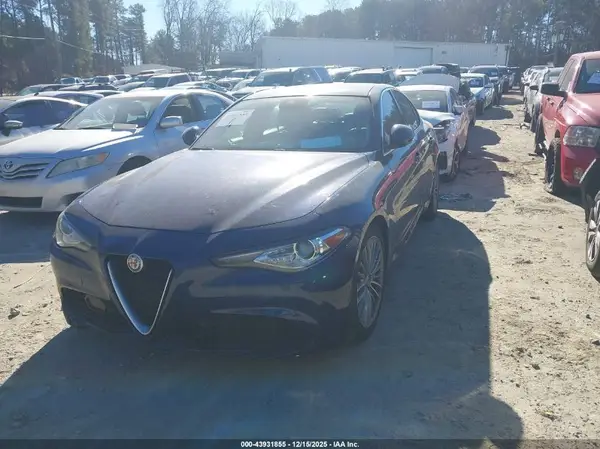ZARFAECN7J7581927 2018 ALFA ROMEO GIULIA - Image 2