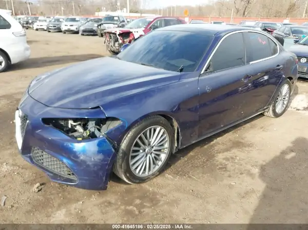 ZARFAECN7J7582012 2018 ALFA ROMEO GIULIA - Image 2