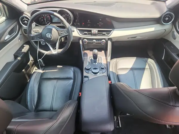 ZARFAECN7J7589963 2018 ALFA ROMEO GIULIA - Image 8