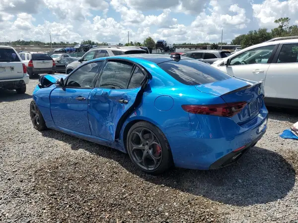 ZARFAECN7J7594807 2018 ALFA ROMEO GIULIA - Image 2