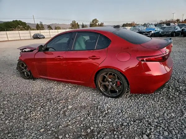 ZARFAECN8H7526106 2017 ALFA ROMEO GIULIA - Image 2