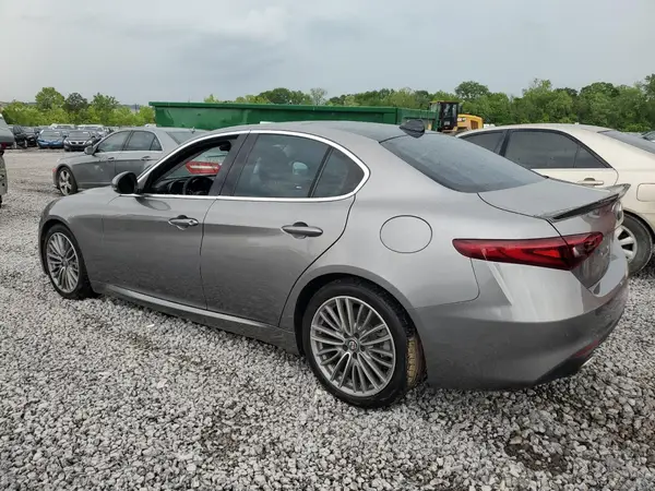 ZARFAECN8H7539826 2017 ALFA ROMEO GIULIA - Image 2