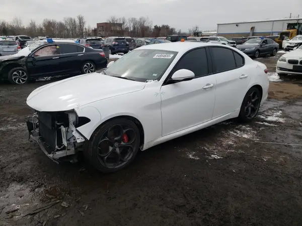 ZARFAECN8H7554682 2017 ALFA ROMEO GIULIA - Image 1