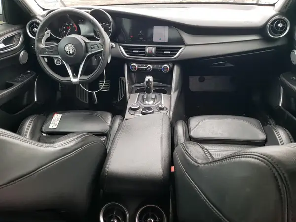 ZARFAECN8H7554682 2017 ALFA ROMEO GIULIA - Image 8