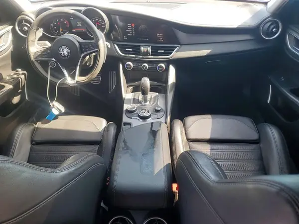 ZARFAECN8H7560028 2017 ALFA ROMEO GIULIA - Image 8