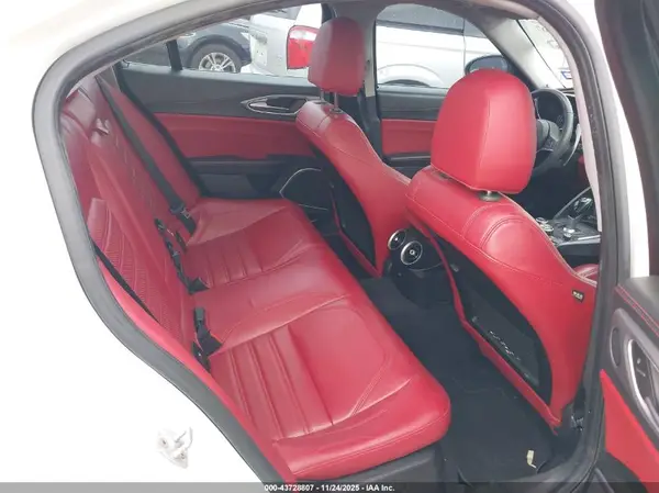 ZARFAECN8H7561406 2017 ALFA ROMEO GIULIA - Image 8