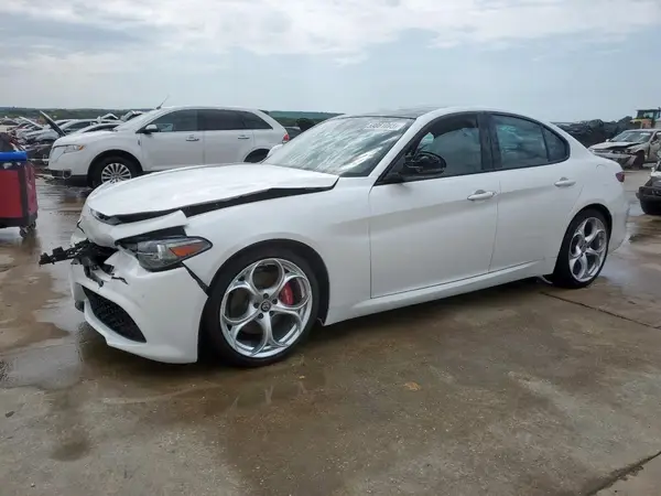 ZARFAECN8J7576011 2018 ALFA ROMEO GIULIA - Image 1