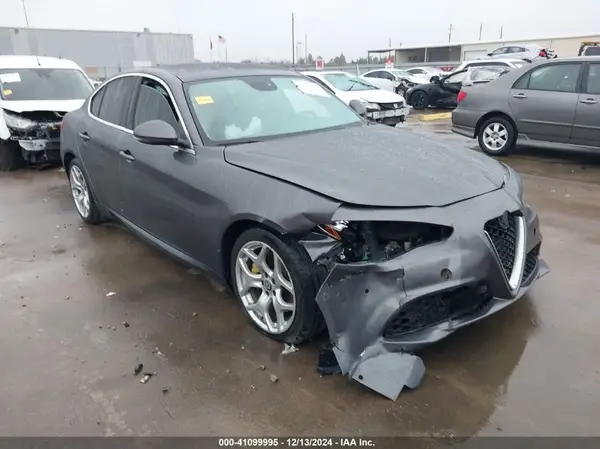 ZARFAECN8J7578437 2018 ALFA ROMEO GIULIA - Image 1