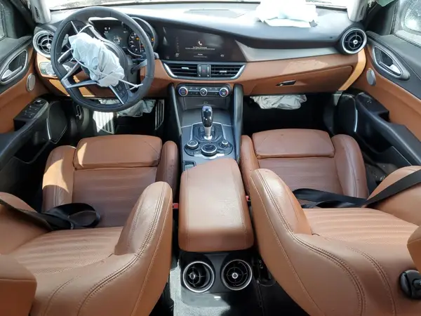 ZARFAECN8J7589583 2018 ALFA ROMEO GIULIA - Image 8