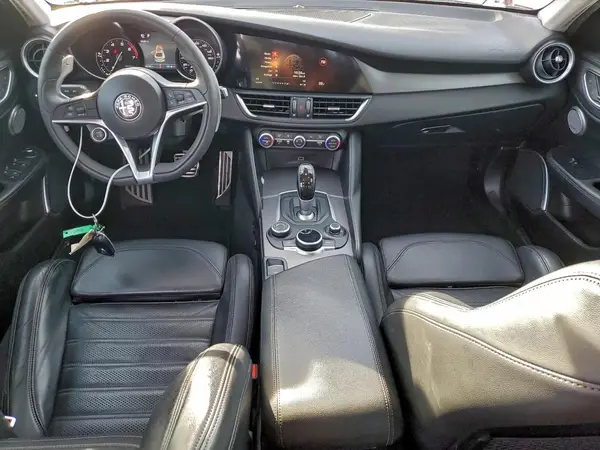 ZARFAECN8J7597411 2018 ALFA ROMEO GIULIA - Image 8