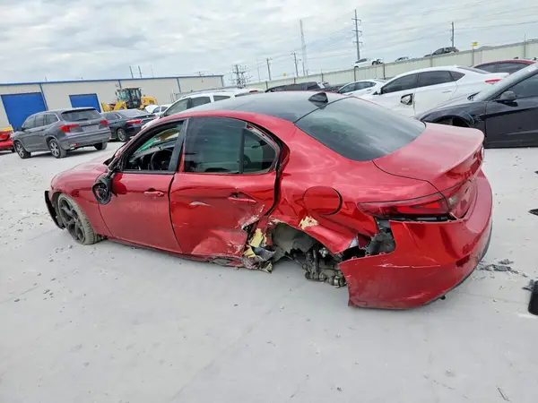 ZARFAECN9H7535056 2017 ALFA ROMEO GIULIA - Image 2