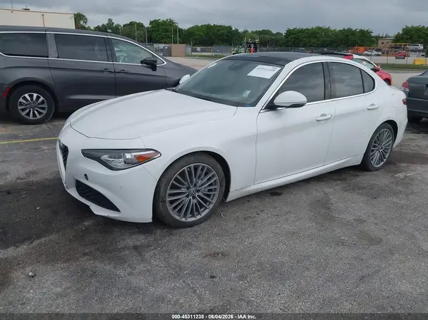 ZARFAECN9H7536501 2017 ALFA ROMEO GIULIA - Image 2