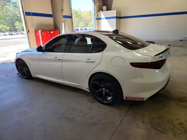 ZARFAECN9H7537907 2017 ALFA ROMEO GIULIA - Image 2