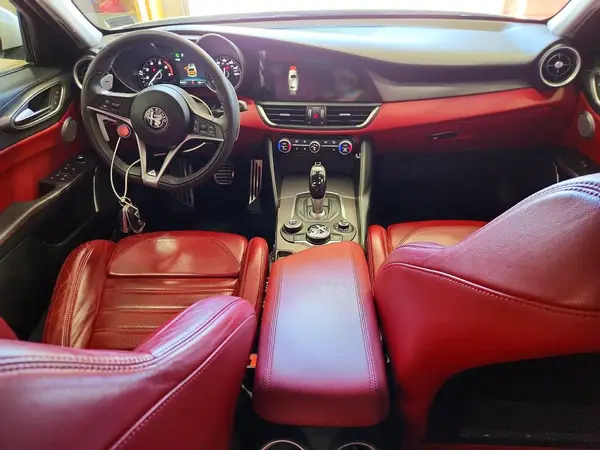 ZARFAECN9H7537907 2017 ALFA ROMEO GIULIA - Image 8