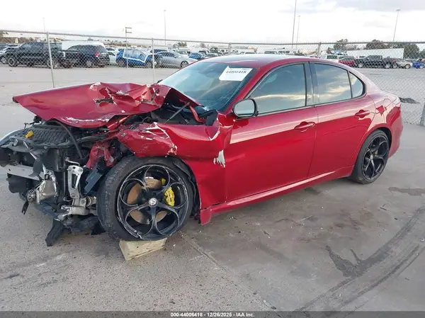 ZARFAECN9H7545070 2017 ALFA ROMEO GIULIA - Image 2