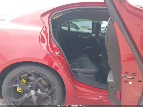 ZARFAECN9H7545070 2017 ALFA ROMEO GIULIA - Image 8