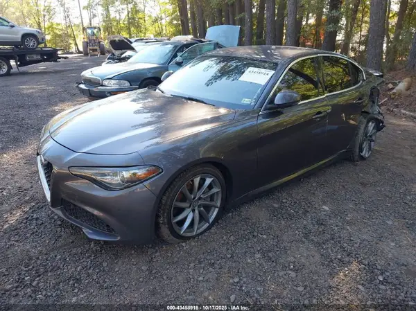 ZARFAECN9H7549720 2017 ALFA ROMEO GIULIA - Image 2