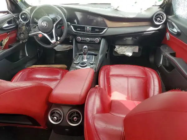 ZARFAECN9H7551001 2017 ALFA ROMEO GIULIA - Image 8