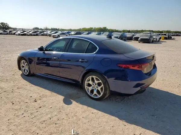 ZARFAECN9H7557333 2017 ALFA ROMEO GIULIA - Image 2