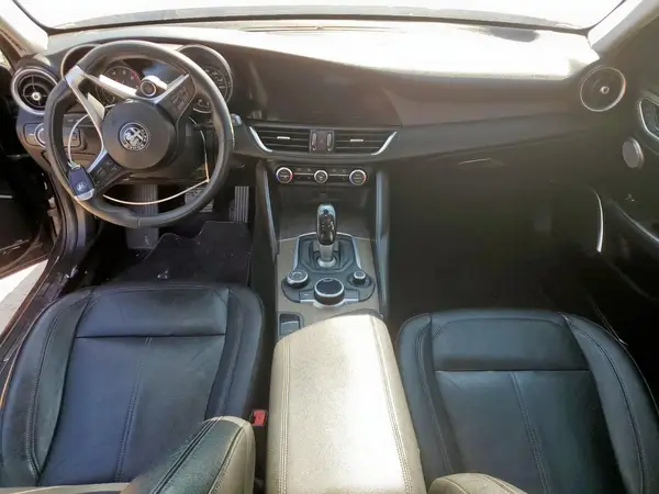 ZARFAECN9H7557333 2017 ALFA ROMEO GIULIA - Image 8