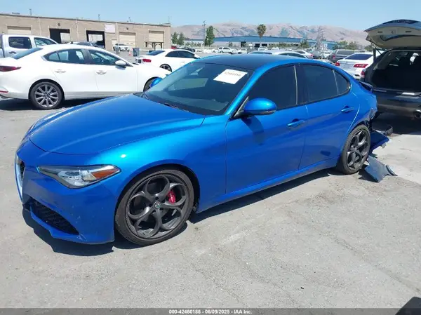 ZARFAECN9H7559633 2017 ALFA ROMEO GIULIA - Image 2