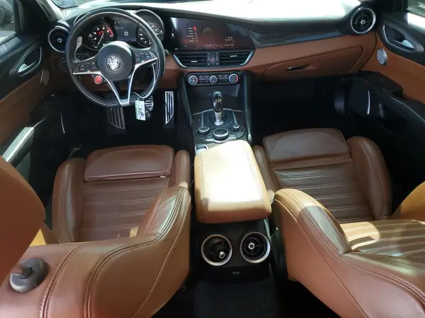 ZARFAECN9H7561897 2017 ALFA ROMEO GIULIA - Image 8