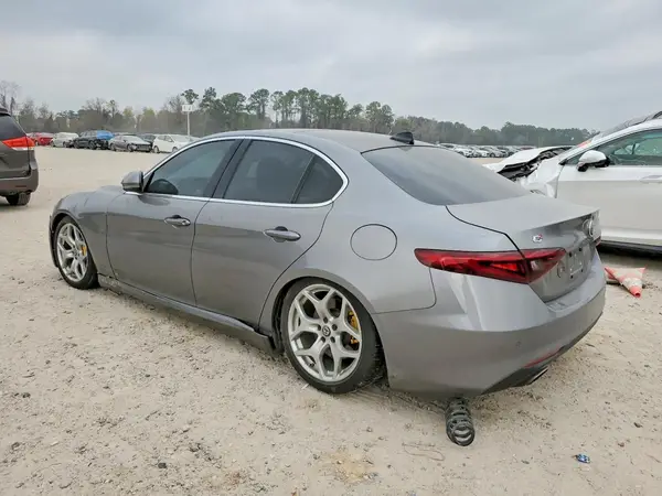 ZARFAECN9J7580312 2018 ALFA ROMEO GIULIA - Image 2