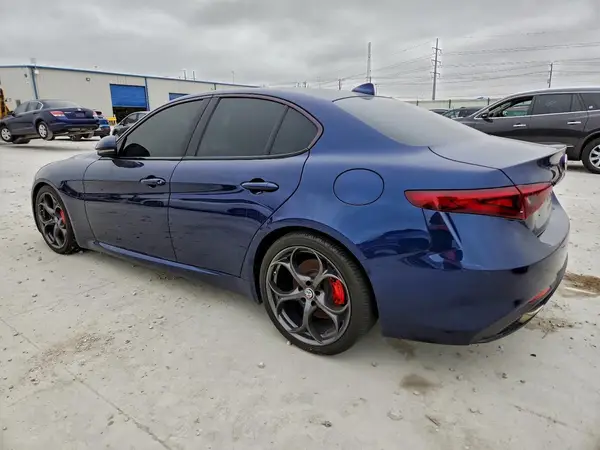 ZARFAECN9J7581346 2018 ALFA ROMEO GIULIA - Image 2
